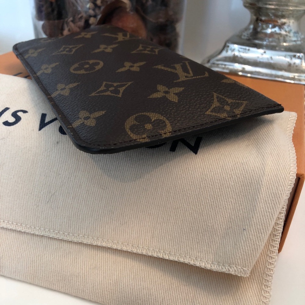 Louis Vuitton Sunglasses Case MM ❌❌SOLD❌❌ - Picture 2 of 6